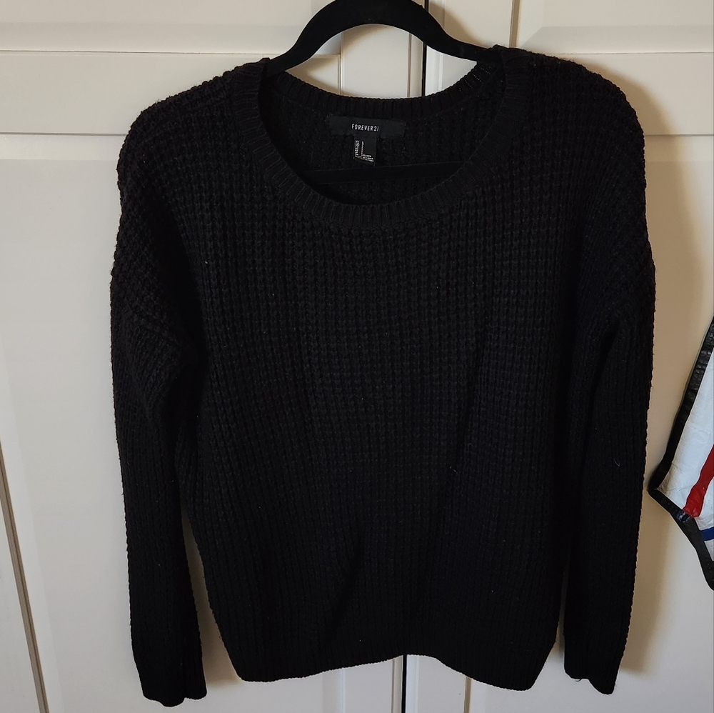 FOREVER 21 Black knit sweater